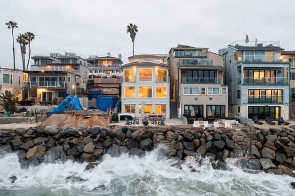 Stunning Oceanfront Home w/ Panoramic Views - Image 5